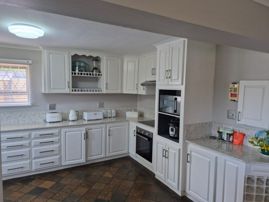 4 Bedroom Property for Sale in Blue Bend Eastern Cape